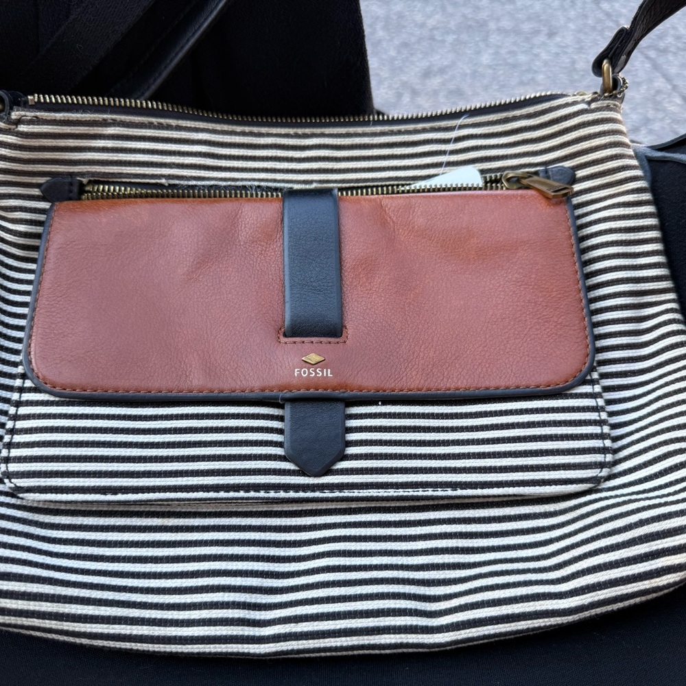 Fossil Black Fabric Interior with Logo